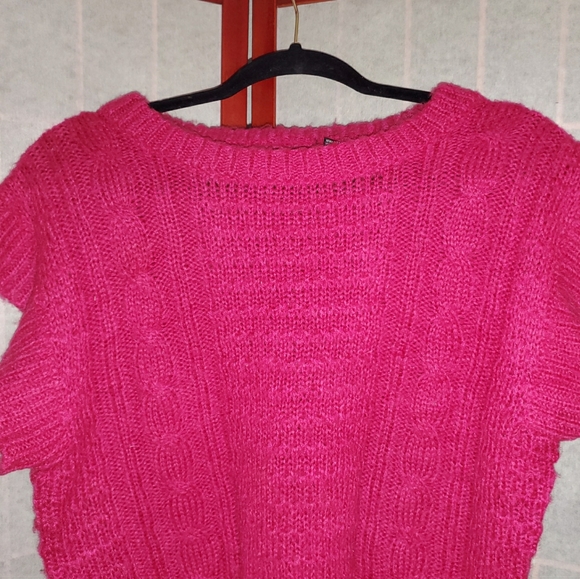 2 for $40! GUVC fuchsia sweater, butterfly sleeves med - Picture 4 of 6